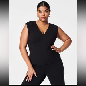 NWT- Spanx- The Perfect V-Neck Seamed Top - Size L- Classic Black
